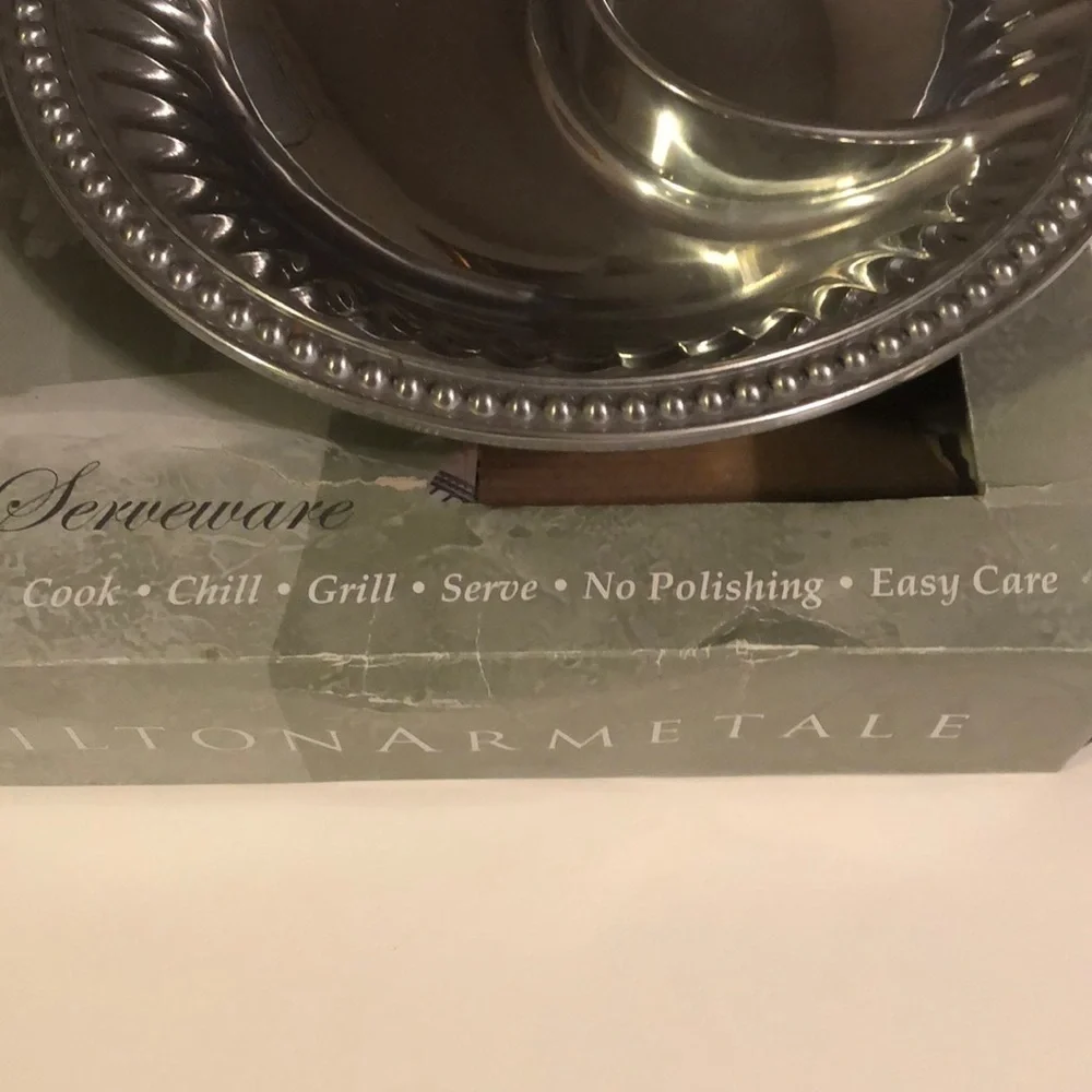Wilton Armetale chip dip (new), flutes & pearls design